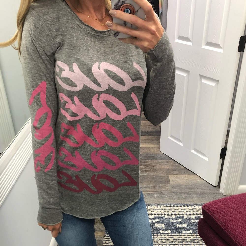 NWT Chaser Gray Long Sleeve Top with Pink Love Print XSmall